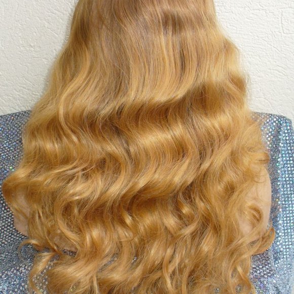 Lace front synthetic long wavy layered wig - Picture 4 of 5